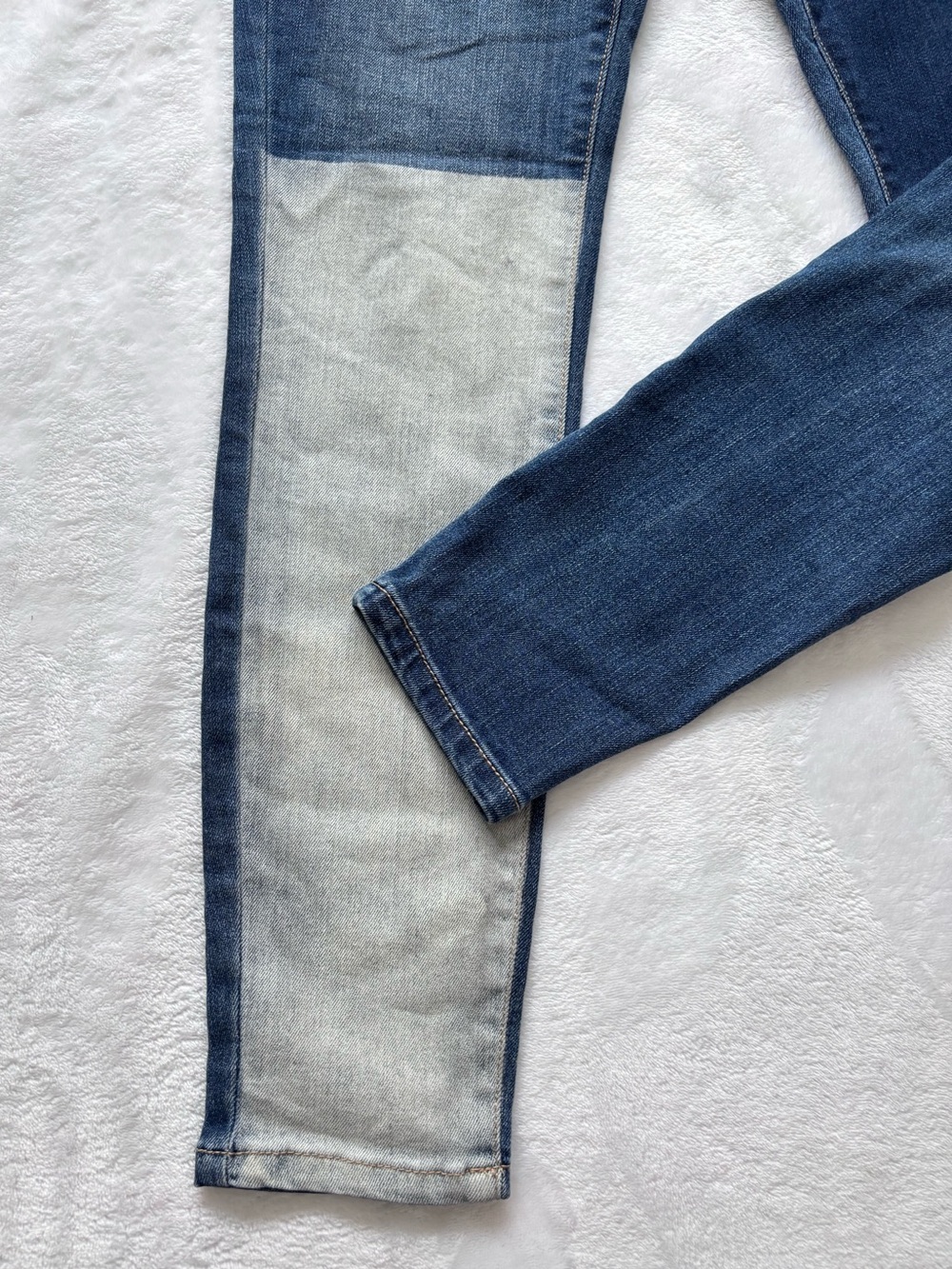 DKNY Mid Rise Colorblock Patchwork Skinny Blue Jeans--EUC--28/6 - Picture 4 of 16